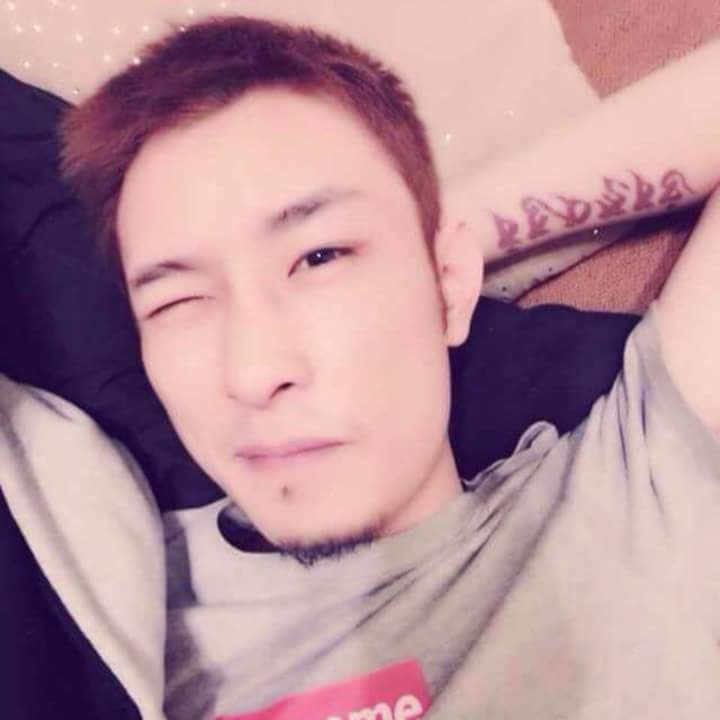 难得拥抱的第一张照片--六安相亲服务中心
