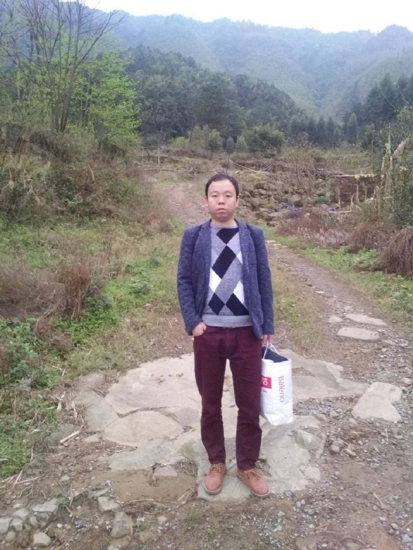 奋斗的第一张照片--六安相亲服务中心