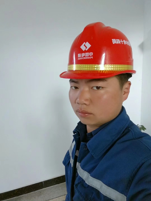 小公牛的第一张照片--六安相亲服务中心