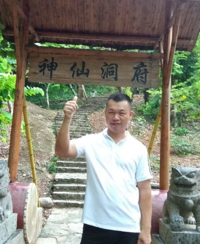 强仔的第一张照片--六安相亲服务中心