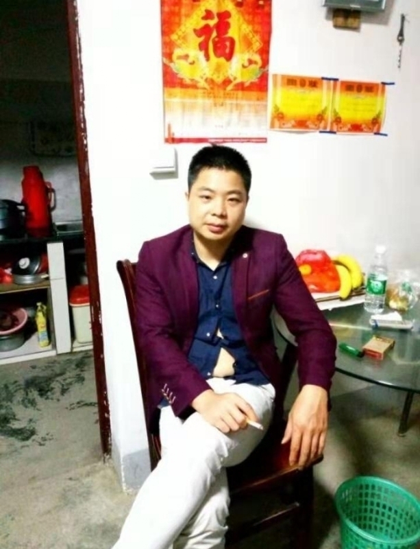 蓝色的微笑的第一张照片--六安相亲服务中心