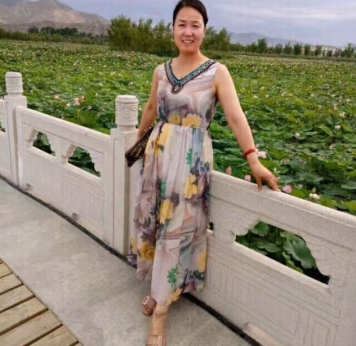 红叶的第一张照片--六安相亲服务中心