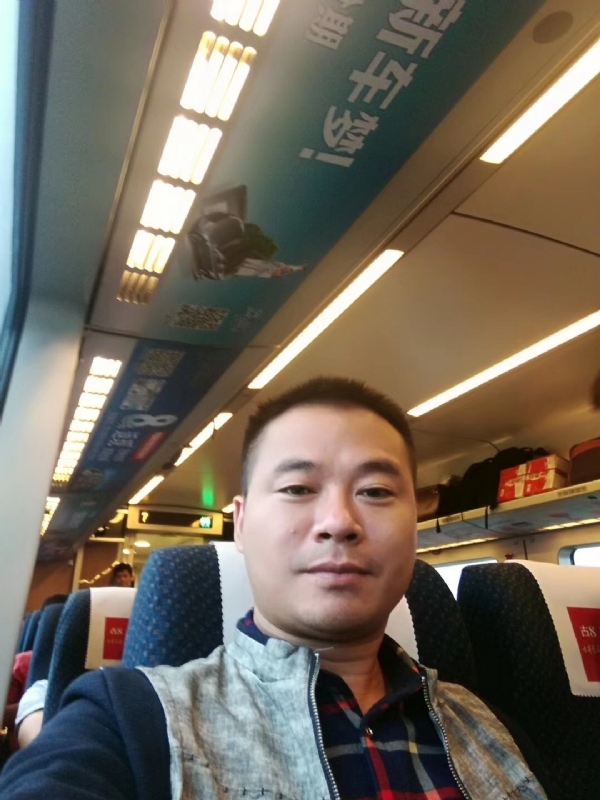 等爱的人的第一张照片--六安相亲服务中心