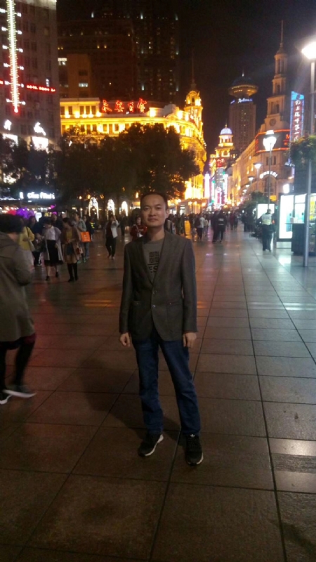 水池养鱼的第一张照片--六安相亲服务中心