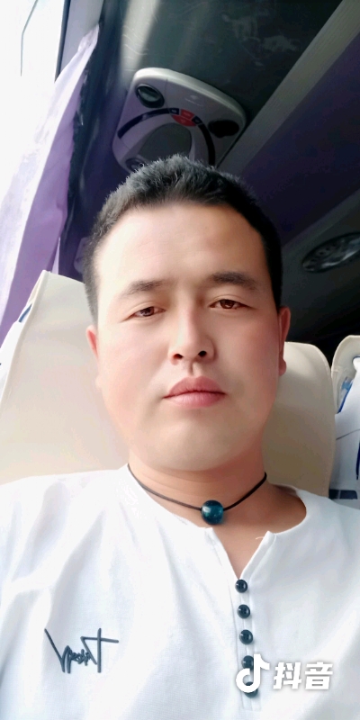 瞬间被爱上的第一张照片--六安相亲服务中心
