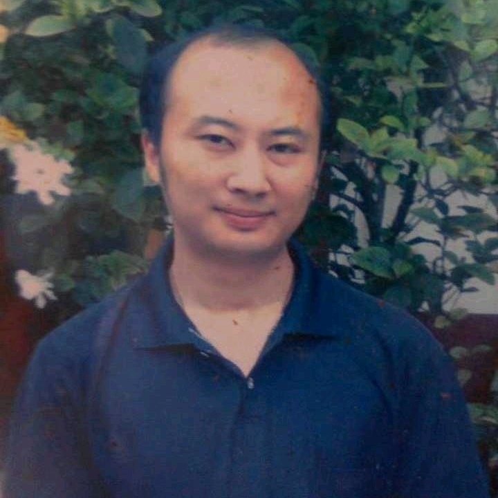 石峰里的生命的第一张照片--六安相亲服务中心