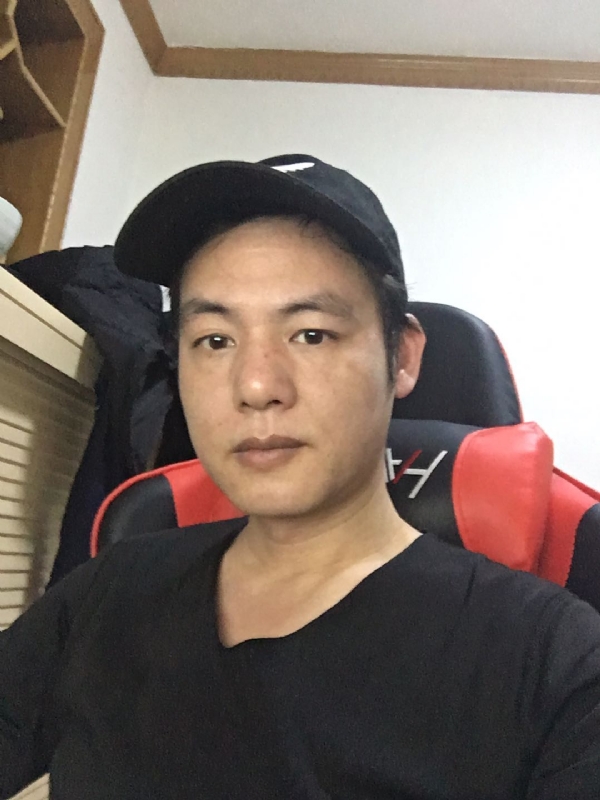 扛枪打鸟的第一张照片--六安相亲服务中心