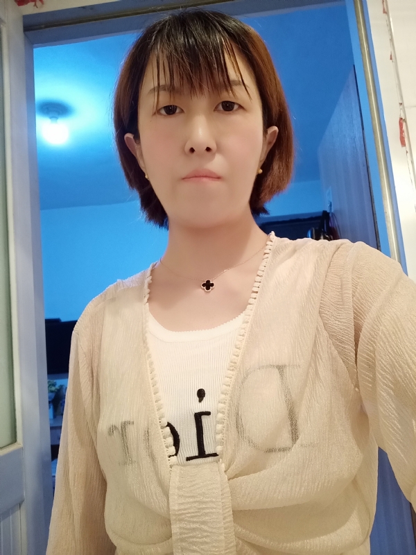 芬儿的第一张照片--六安相亲服务中心