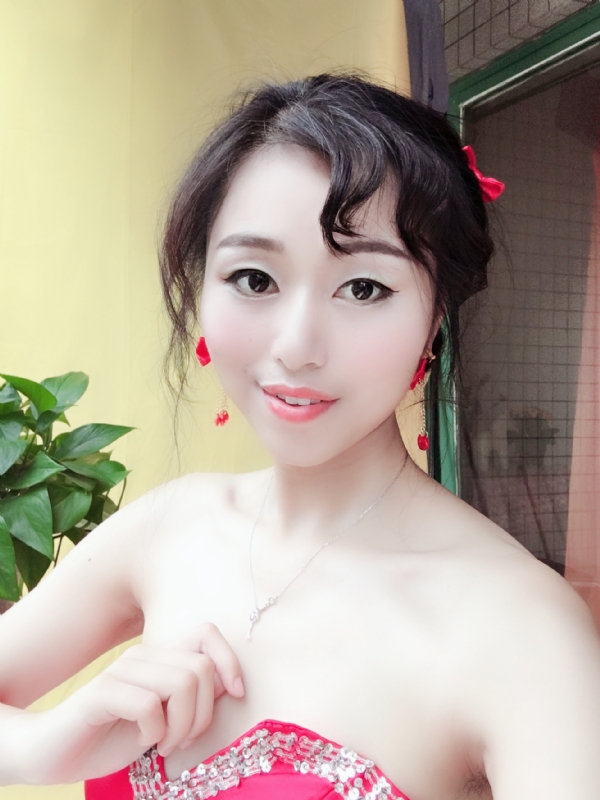 薇薇的第一张照片--六安相亲服务中心