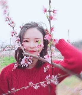 小桌子的第一张照片--六安相亲服务中心