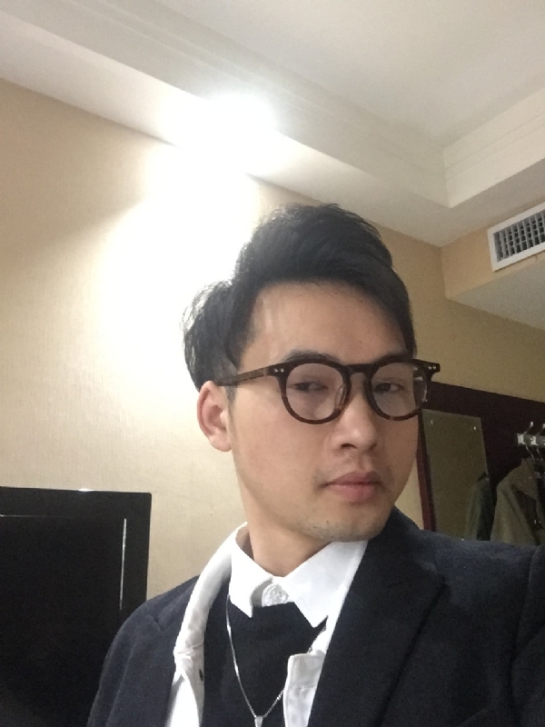 曾亮的第一张照片--六安相亲服务中心