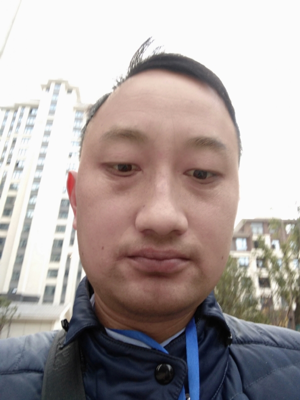 老男人的第一张照片--六安相亲服务中心