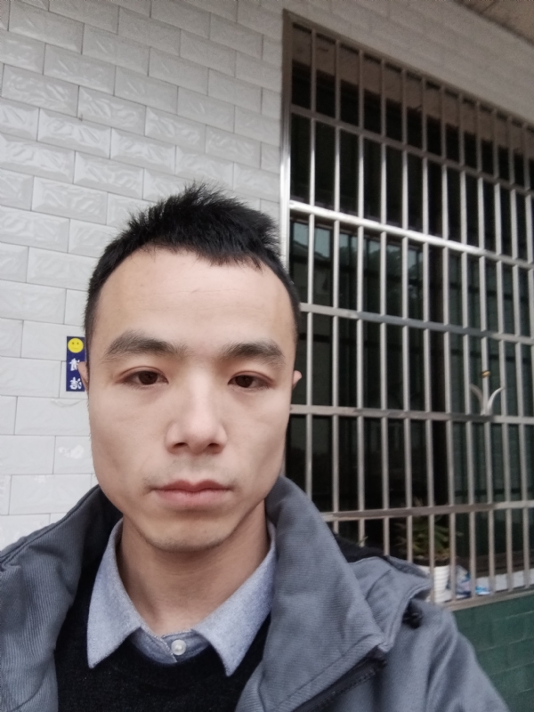 笑得那么开心的第一张照片--六安相亲服务中心