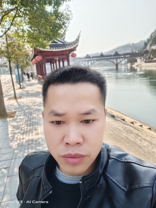 啊锦的第一张照片--六安相亲服务中心