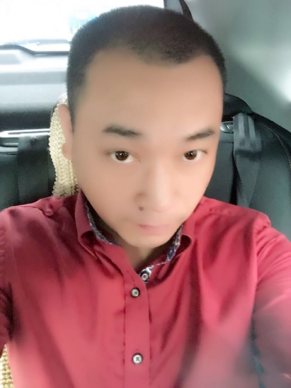 在一个路口等的第一张照片--六安相亲服务中心
