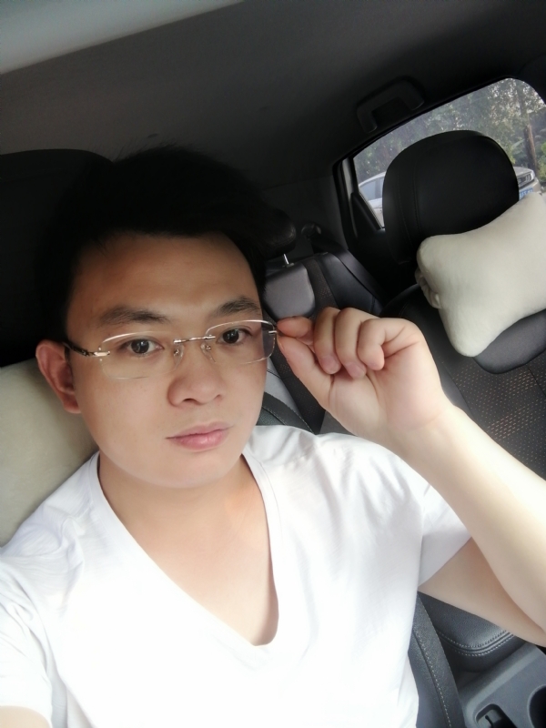 幸福的拥抱的第二张照片--六安相亲服务中心