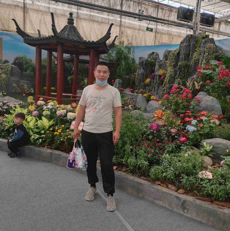 受伤的痴情男的第一张照片--六安相亲服务中心