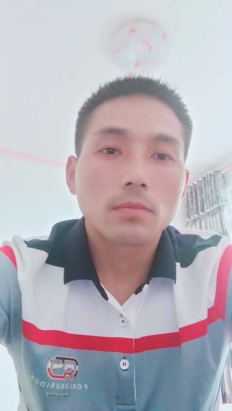 染红尘世的第一张照片--六安相亲服务中心
