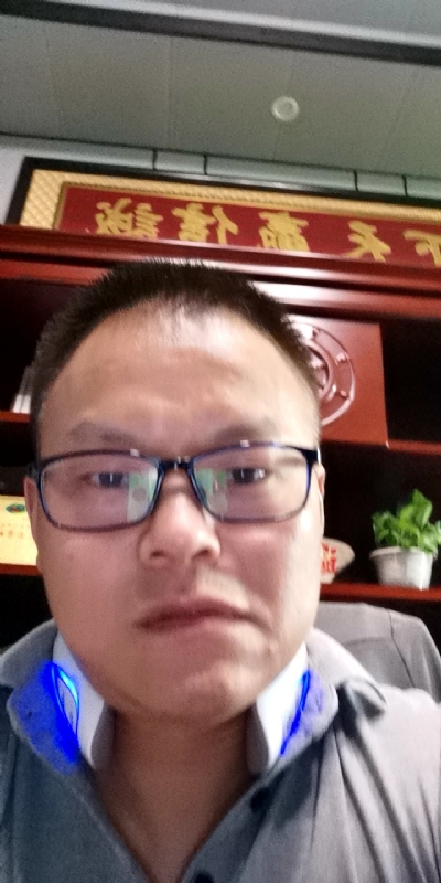 模具工匠的第一张照片--六安相亲服务中心