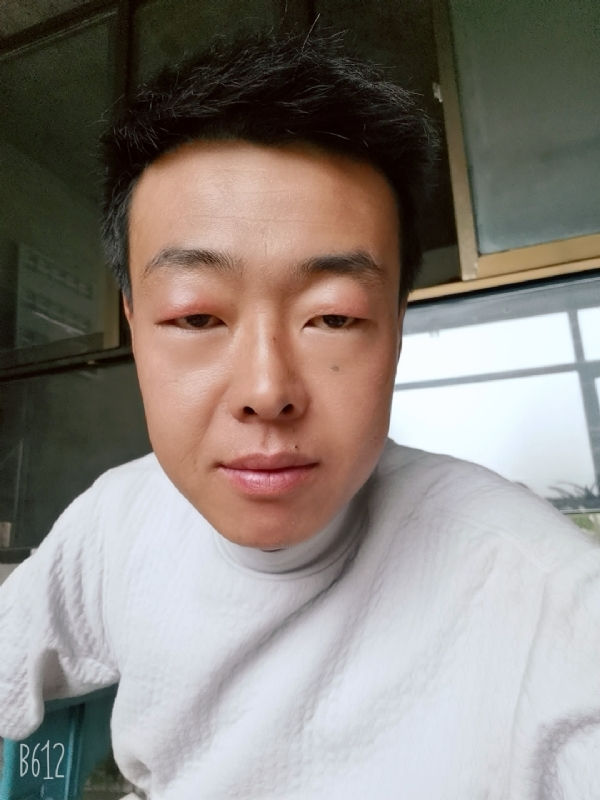 缺爱80后的第一张照片--六安相亲服务中心