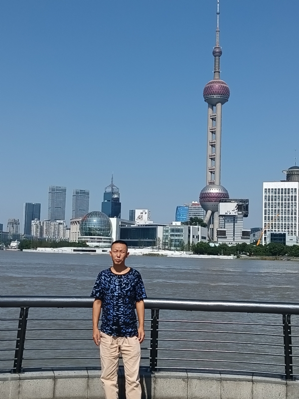 伪装浪漫的第一张照片--六安相亲服务中心