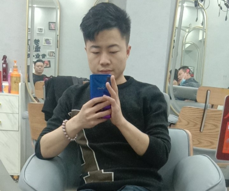无法自拔的第一张照片--六安相亲服务中心