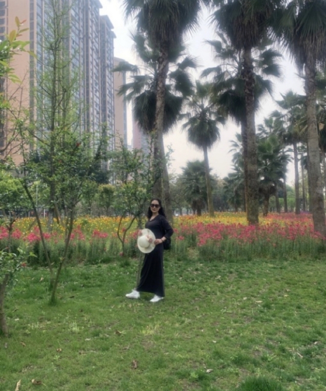 粉墨登场的第一张照片--六安相亲服务中心