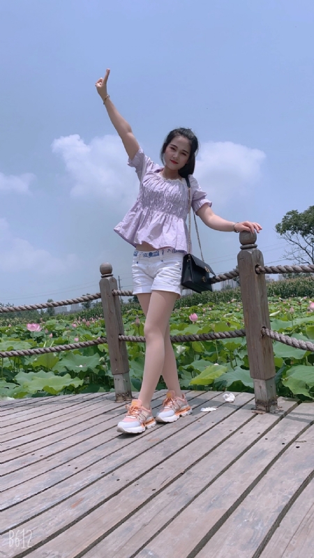 秋水伊人的第一张照片--六安相亲服务中心