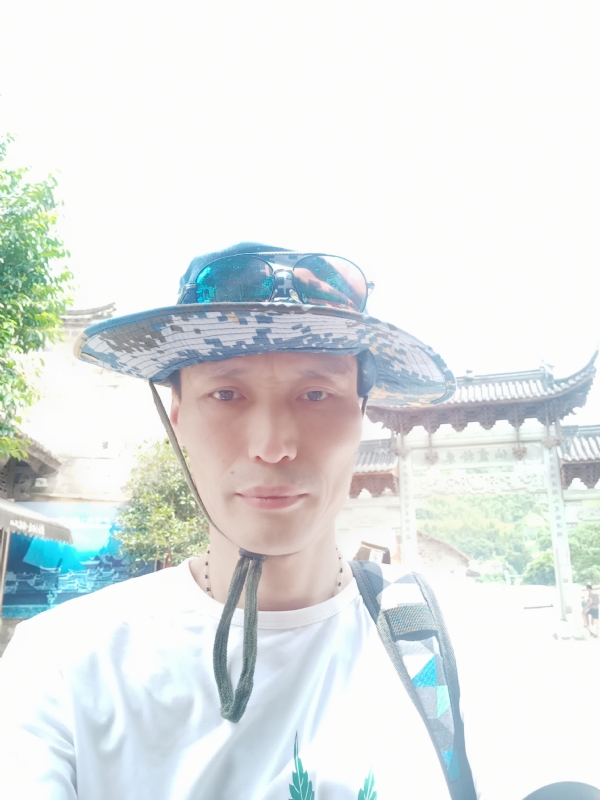 童群海的第一张照片--六安相亲服务中心