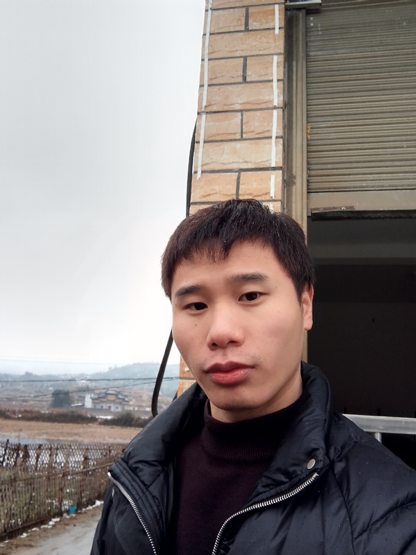 银色的羽翼的第一张照片--六安相亲服务中心