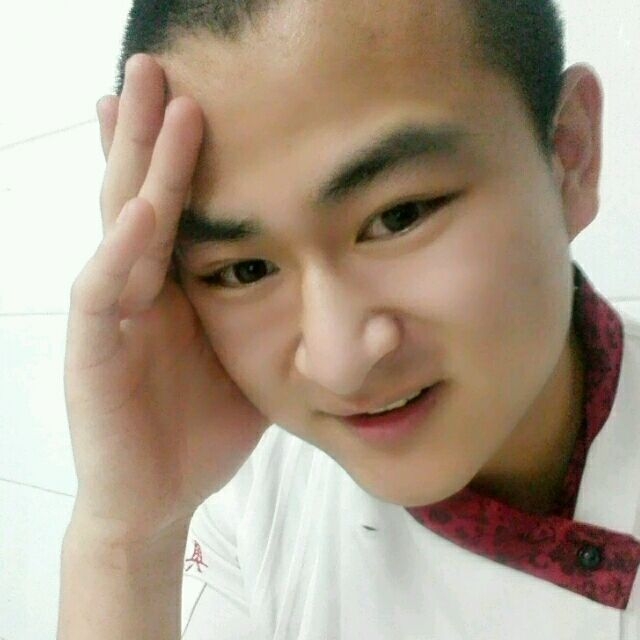 人潮拥挤的第一张照片--六安相亲服务中心