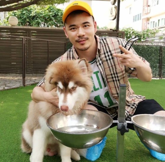 坚持的第一张照片--六安相亲服务中心