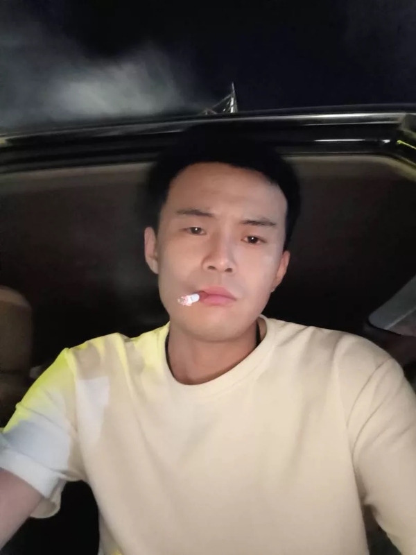 爱睡觉的土拨鼠的第一张照片--六安相亲服务中心