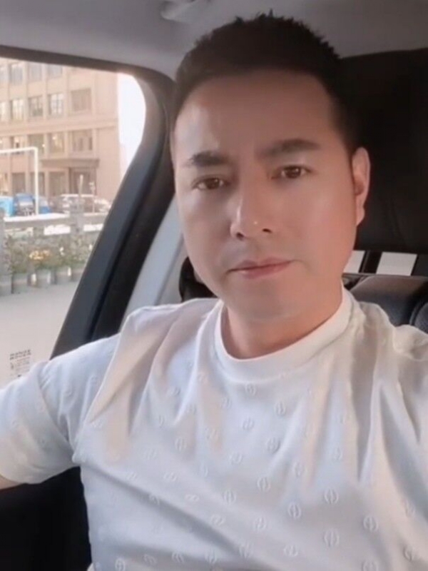勿忘初心的第一张照片--六安相亲服务中心