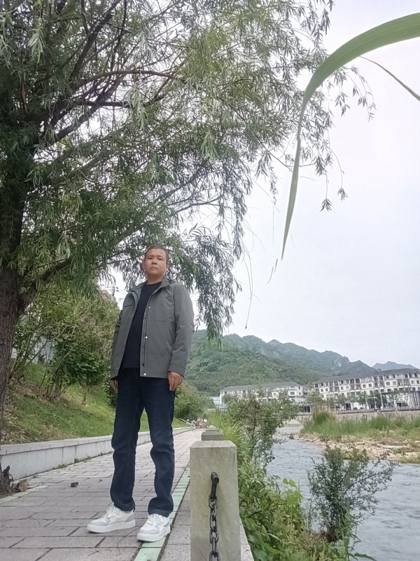 飞雪飘零的第一张照片--六安相亲服务中心