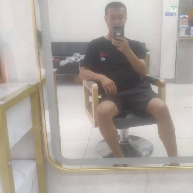 闫杰的第一张照片--六安相亲服务中心